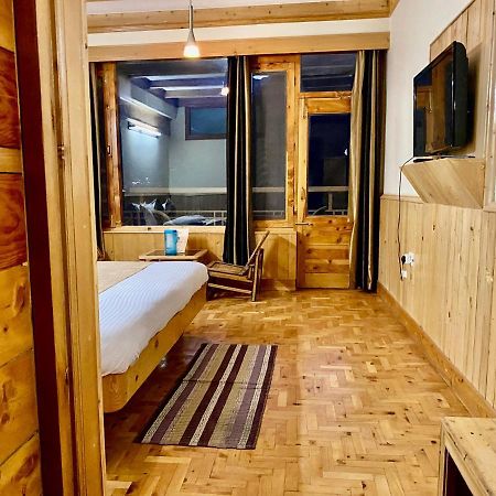 Hotel Valley Of Gods Manāli Εξωτερικό φωτογραφία