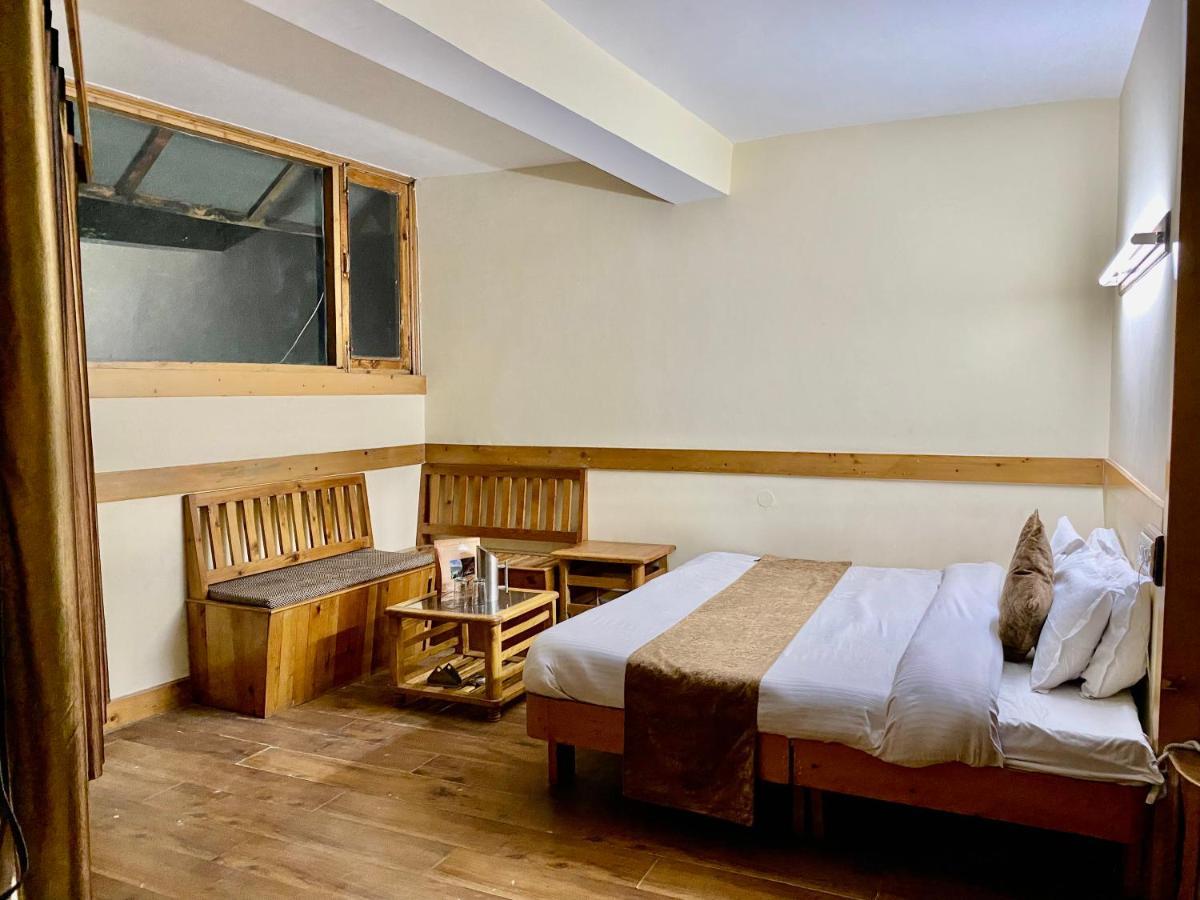Hotel Valley Of Gods Manāli Εξωτερικό φωτογραφία