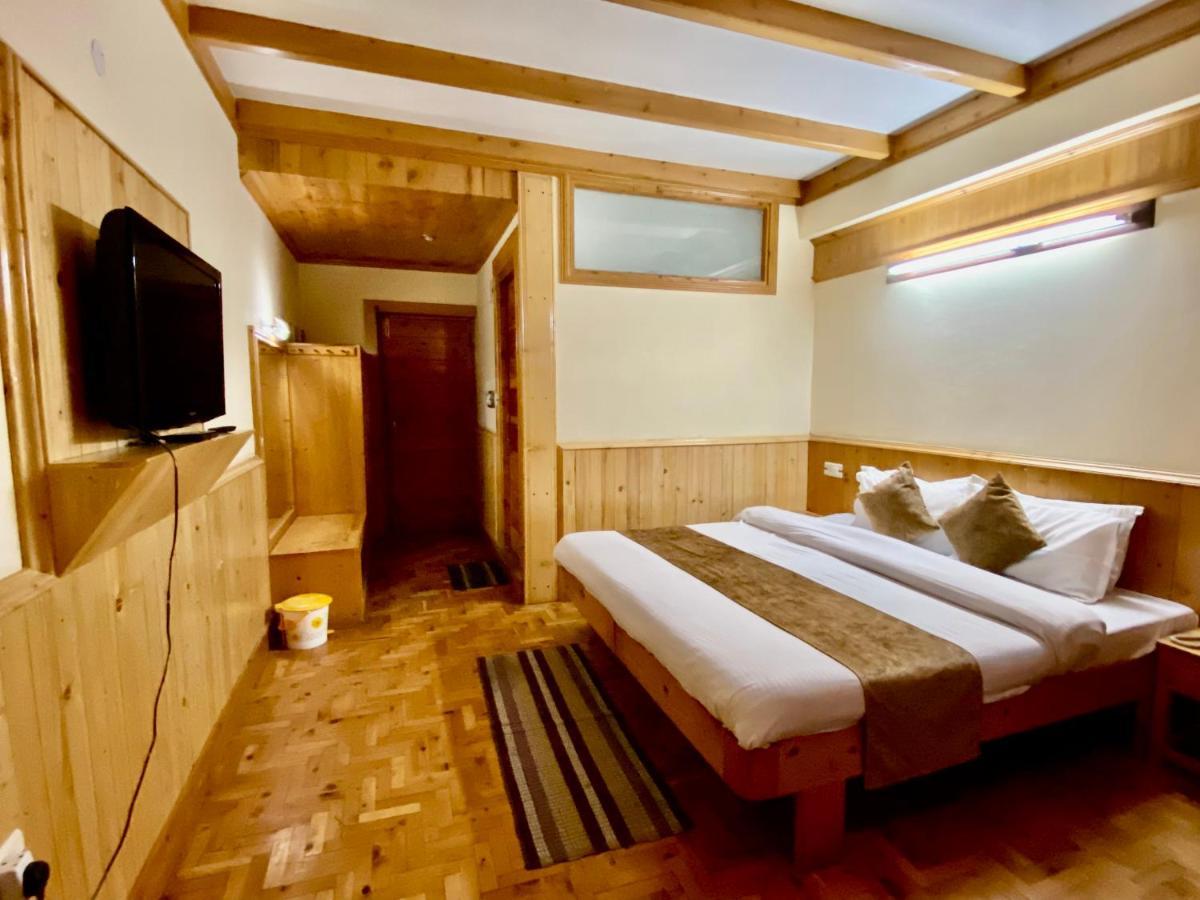 Hotel Valley Of Gods Manāli Εξωτερικό φωτογραφία